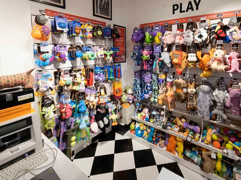 Heads Up For Tails Pet Supply Store | Select Citywalk, New Delhi, photo 4