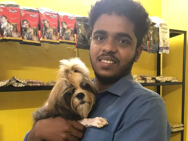 PET HOST, photo 3