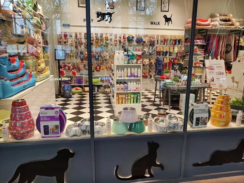 Heads Up For Tails Pet Store - Jio World Drive, Mumbai, photo 2